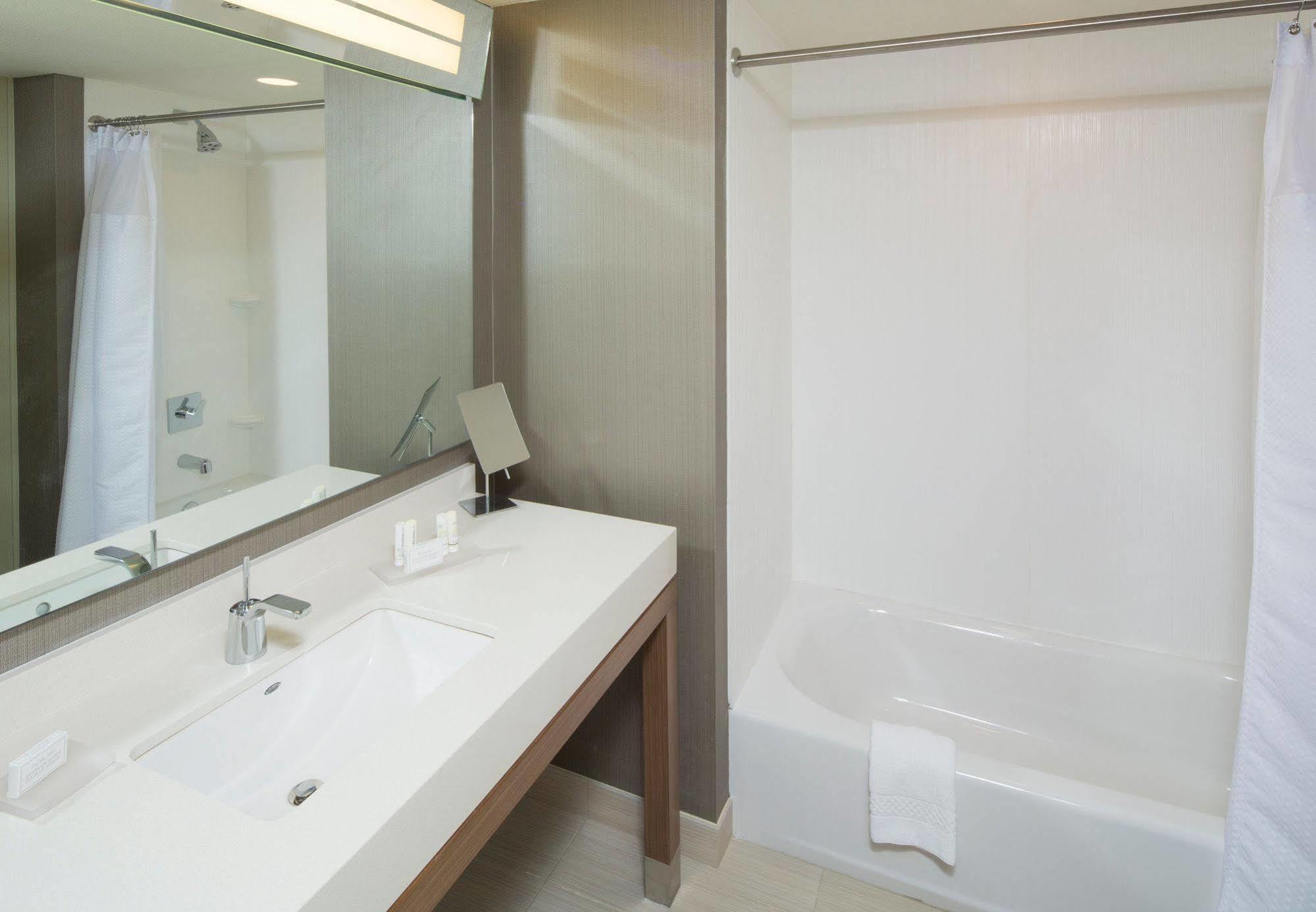 Courtyard By Marriott Dallas Midlothian At Midlothian Conference Center Exteriér fotografie